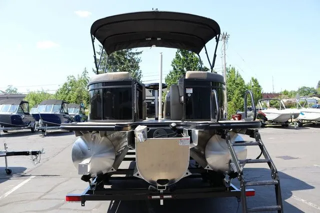 Slide: The Image of SunChaser Geneva Sport 23 LR PSB Tritoon 2025 - 39