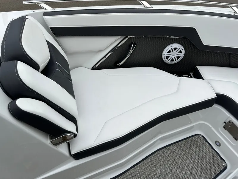 Slide: The Image of Monterey 278SS Super Sport 2022 - 10