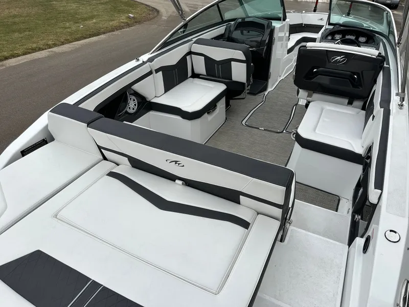 Slide: The Image of Monterey 278SS Super Sport 2022 - 3