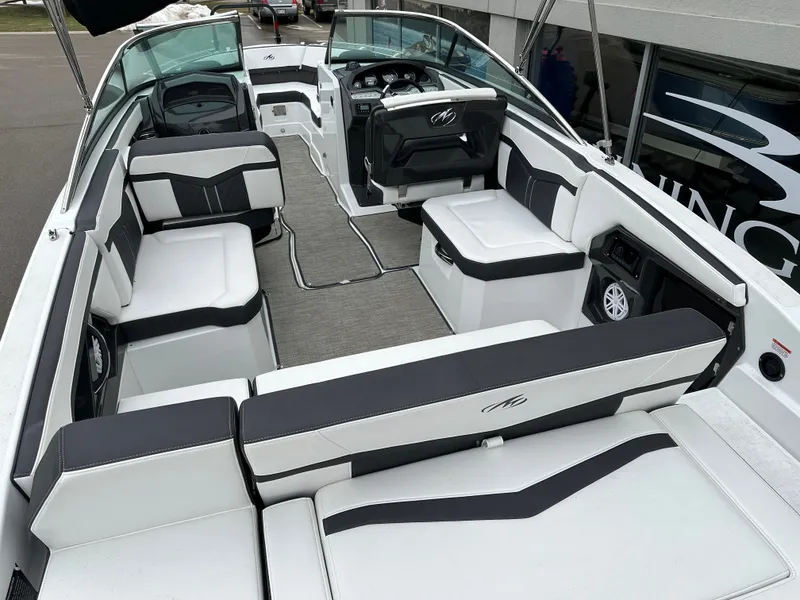 Slide: The Image of Monterey 278SS Super Sport 2022 - 4