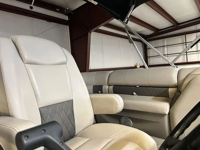 Slide: The Image of Sun Tracker Party Barge 20 DLX 2021 - 10