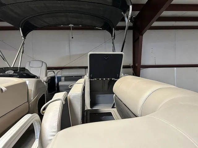 Slide: The Image of Sun Tracker Party Barge 20 DLX 2021 - 3