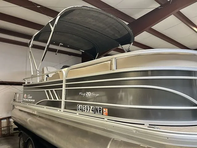 Slide: The Image of Sun Tracker Party Barge 20 DLX 2021 - 5