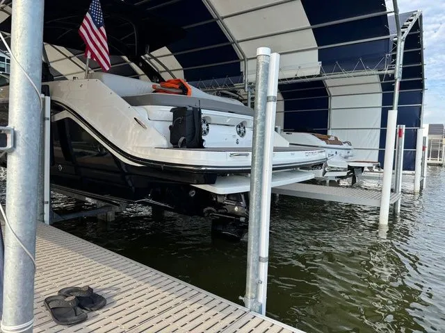 Slide: The Image of Sea Ray SLX 280 2023 - 11