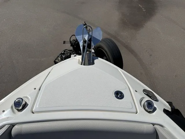 Slide: The Image of Sea Ray SLX 280 2023 - 41