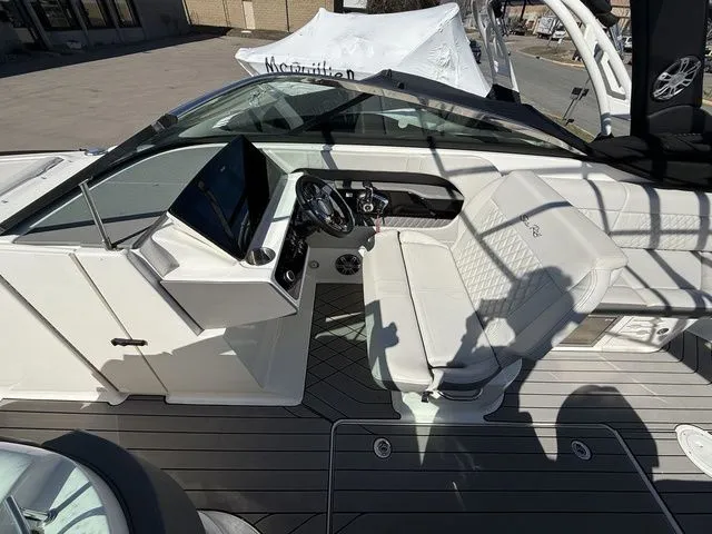 Slide: The Image of Sea Ray SLX 280 2023 - 20