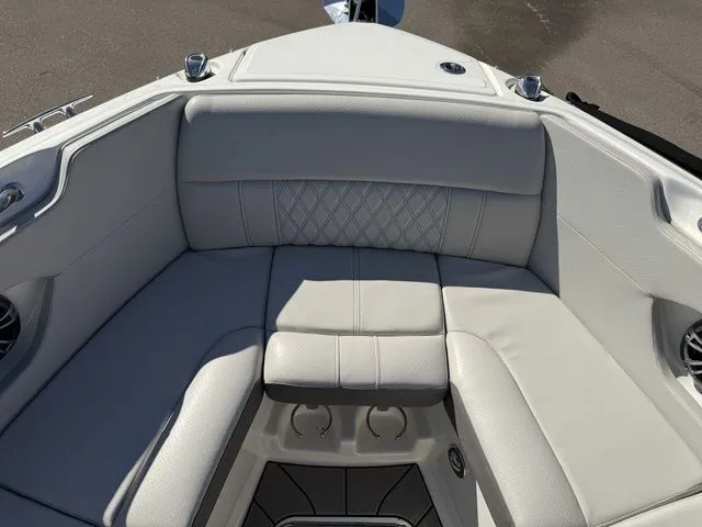 Slide: The Image of Sea Ray SLX 280 2023 - 35