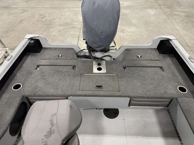 Slide: The Image of Smoker Craft Adventurer 178 DC 2022 - 10