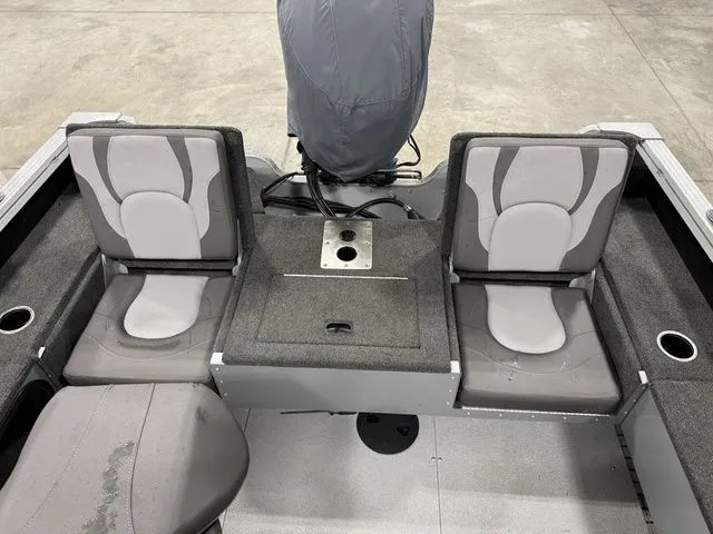 Slide: The Image of Smoker Craft Adventurer 178 DC 2022 - 11