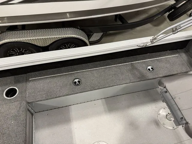 Slide: The Image of Smoker Craft Adventurer 178 DC 2022 - 13