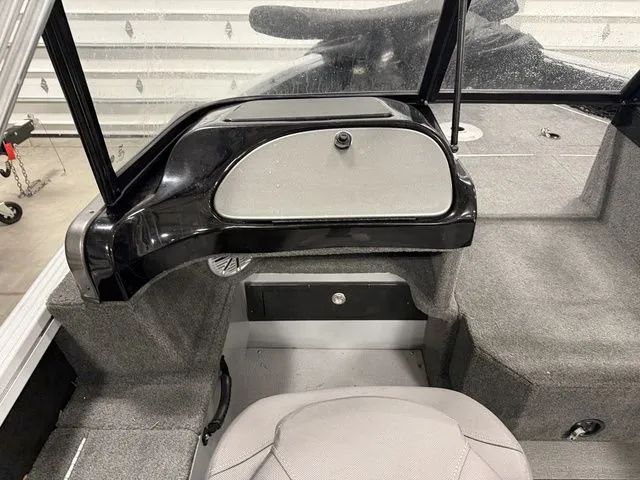 Slide: The Image of Smoker Craft Adventurer 178 DC 2022 - 15