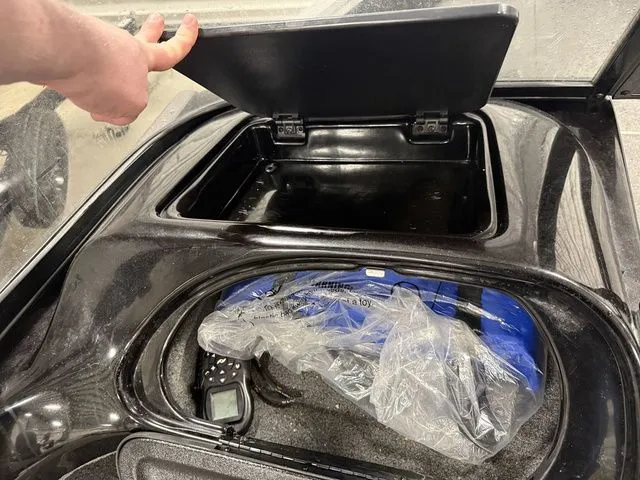 Slide: The Image of Smoker Craft Adventurer 178 DC 2022 - 16