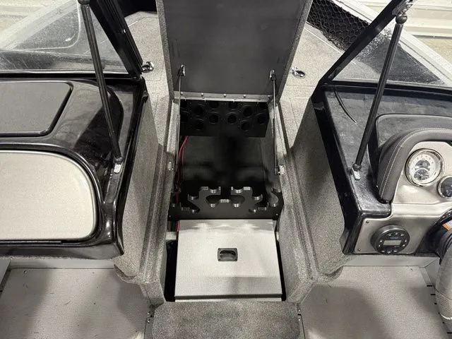 Slide: The Image of Smoker Craft Adventurer 178 DC 2022 - 24