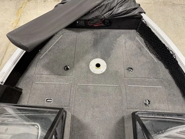 Slide: The Image of Smoker Craft Adventurer 178 DC 2022 - 26