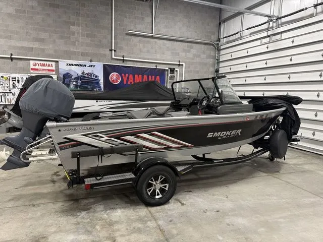 Slide: The Image of Smoker Craft Adventurer 178 DC 2022 - 3