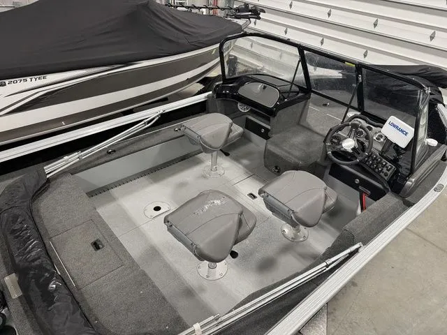 Slide: The Image of Smoker Craft Adventurer 178 DC 2022 - 7