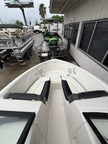 Slide: The Image of Tracker 550TS 2016 - 6