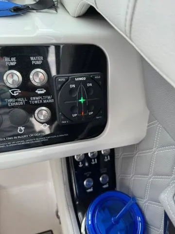 Slide: The Image of Sea Ray SLX 280 2023 - 12