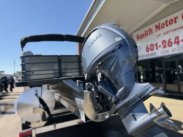 Slide: The Image of Veranda Vista 22XRC 2026 - 10