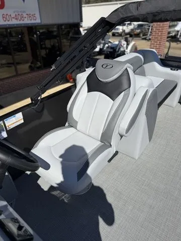 Slide: The Image of Veranda Vista 22XRC 2026 - 14