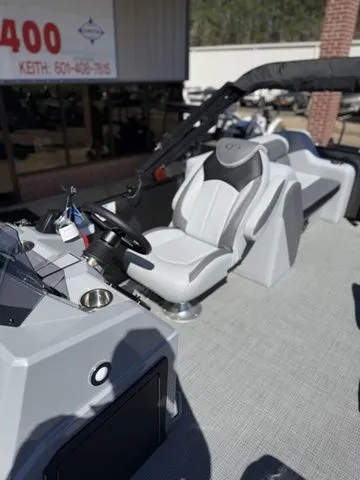 Slide: The Image of Veranda Vista 22XRC 2026 - 16