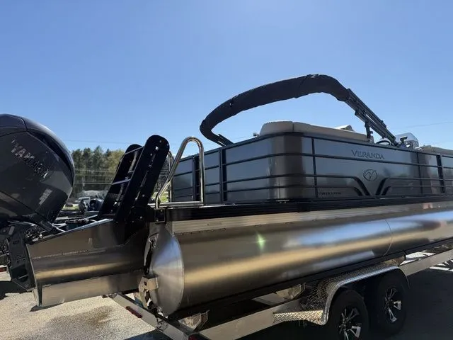 Slide: The Image of Veranda Vista 22XRC 2026 - 6