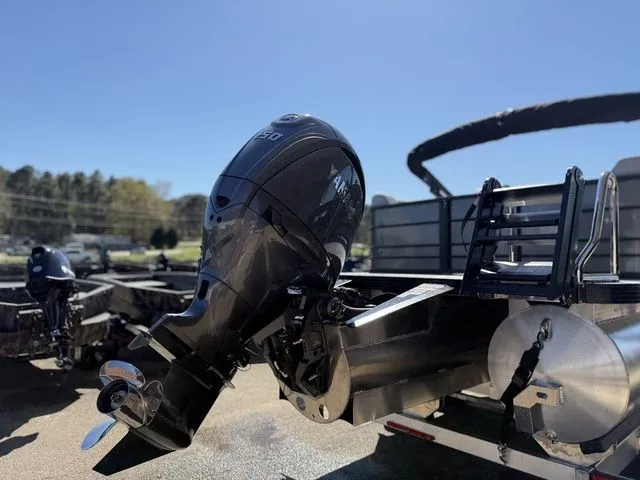 Slide: The Image of Veranda Vista 22XRC 2026 - 8