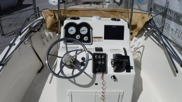 Slide: The Image of NauticStar 19 XS 2018 - 17