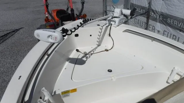 Slide: The Image of NauticStar 19 XS 2018 - 8