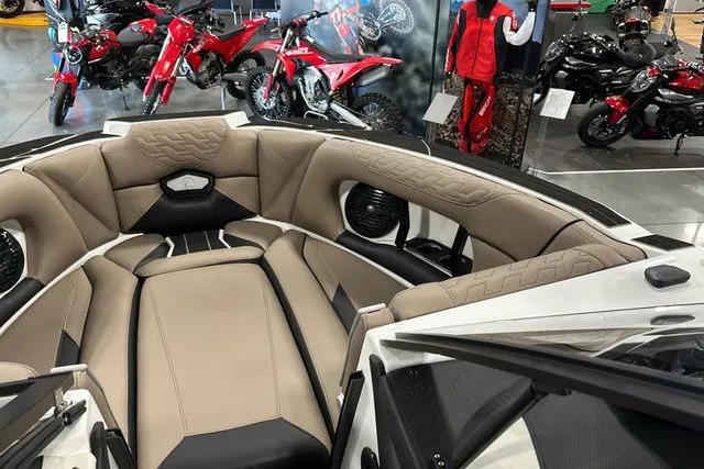 Slide: The Image of Centurion Ri245 2026 - 15