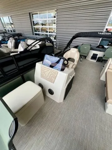 Slide: The Image of Veranda Vista 20F4 2026 - 8