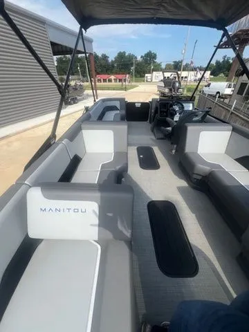 Slide: The Image of Manitou 20CRUISEFLEBRFSTEALTH 2025 - 14