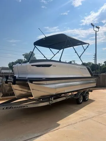 Slide: The Image of Manitou 20CRUISEFLEBRFSTEALTH 2025 - 3