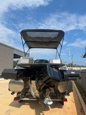 Slide: The Image of Manitou 20CRUISEFLEBRFSTEALTH 2025 - 5