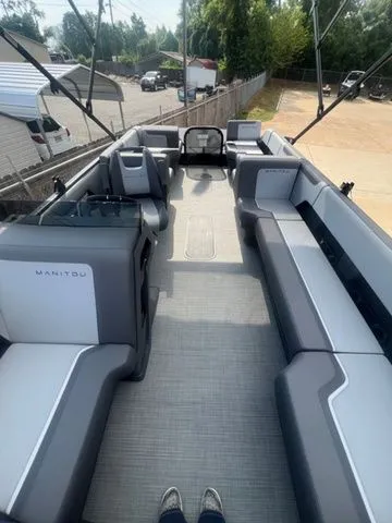 Slide: The Image of Manitou 20CRUISEFLEBRFSTEALTH 2025 - 6