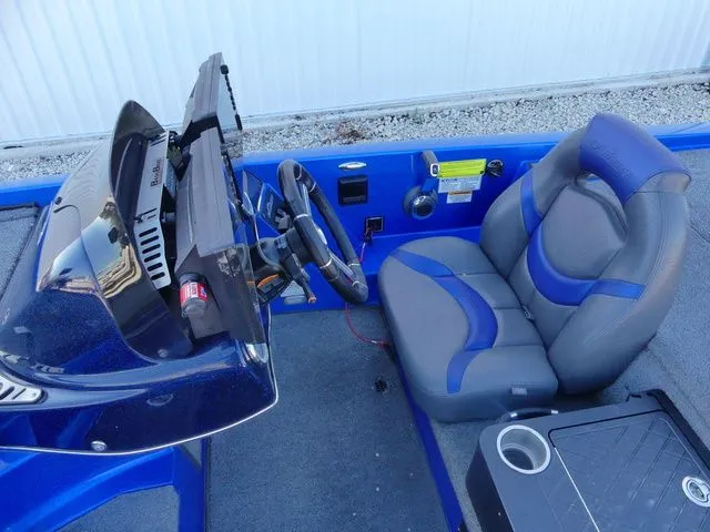 Slide: The Image of Falcon Boats F215 2018 - 11