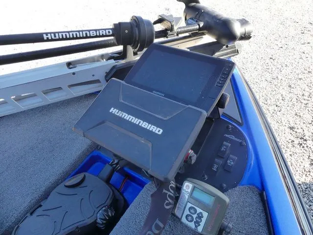 Slide: The Image of Falcon Boats F215 2018 - 15