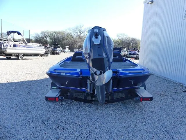 Slide: The Image of Falcon Boats F215 2018 - 5