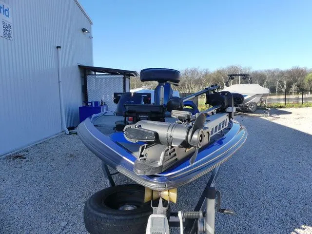 Slide: The Image of Falcon Boats F215 2018 - 8