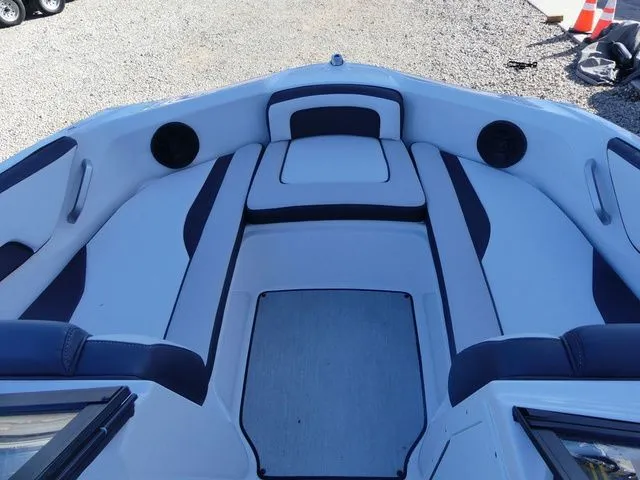 Slide: The Image of Yamaha AR195 2021 - 17