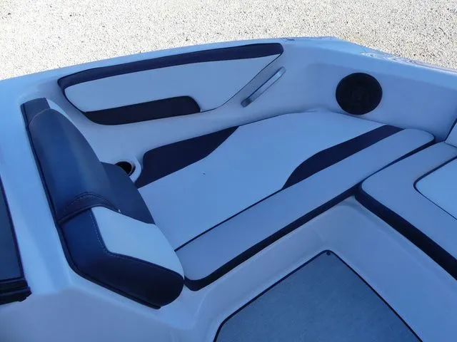 Slide: The Image of Yamaha AR195 2021 - 18