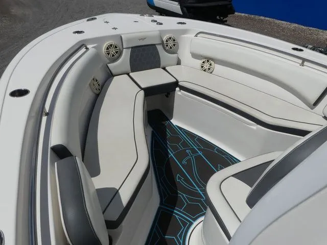 Slide: The Image of Tidewater 232 CC Adventure 2020 - 12