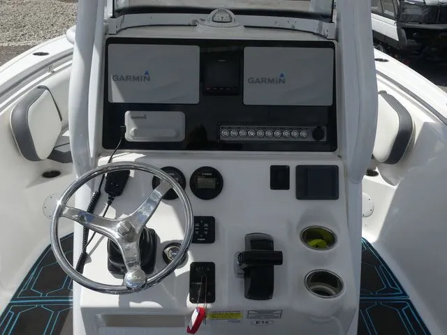 Slide: The Image of Tidewater 232 CC Adventure 2020 - 17