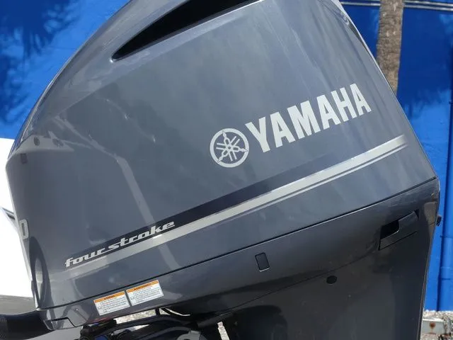 Slide: The Image of Tidewater 232 CC Adventure 2020 - 9