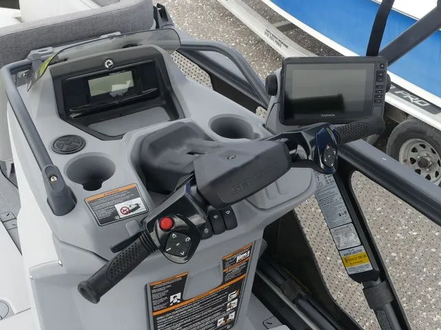 Slide: The Image of Sea-Doo Switch® Cruise 18-230 Hp Galvanized 2023 - 11
