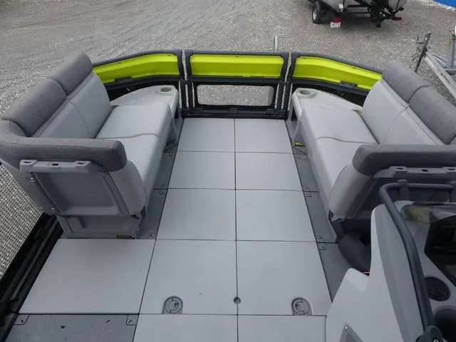 Slide: The Image of Sea-Doo Switch® Cruise 18-230 Hp Galvanized 2023 - 12