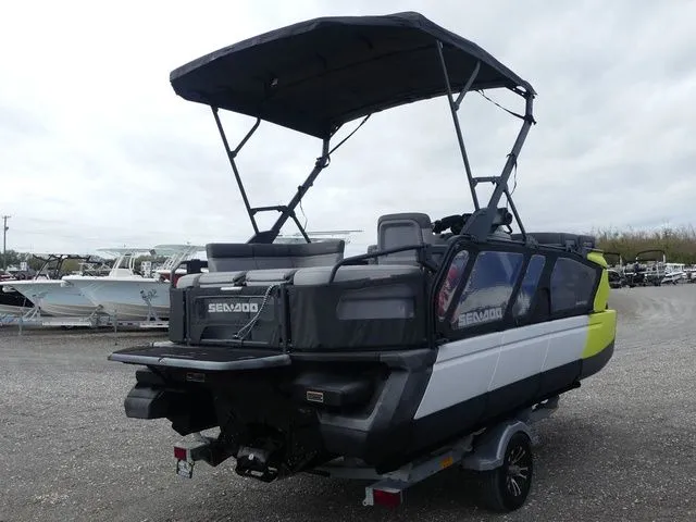 Slide: The Image of Sea-Doo Switch® Cruise 18-230 Hp Galvanized 2023 - 4