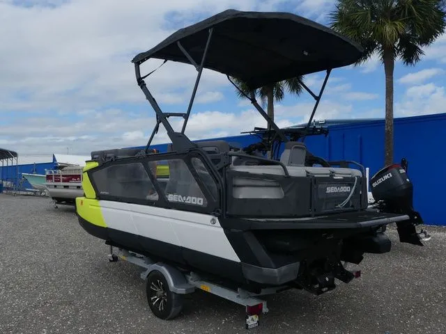 Slide: The Image of Sea-Doo Switch® Cruise 18-230 Hp Galvanized 2023 - 6