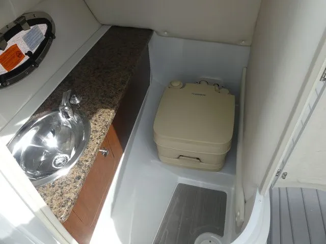 Slide: The Image of Crownline Boats E24 XS 2018 - 16