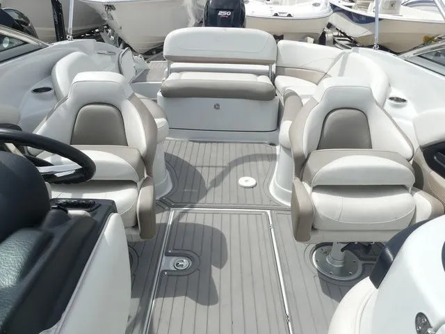 Slide: The Image of Crownline Boats E24 XS 2018 - 18